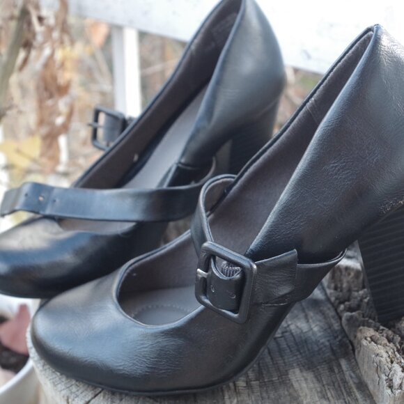 New Beautiful Black Mary Jane Ladies Heels - Picture 4 of 8